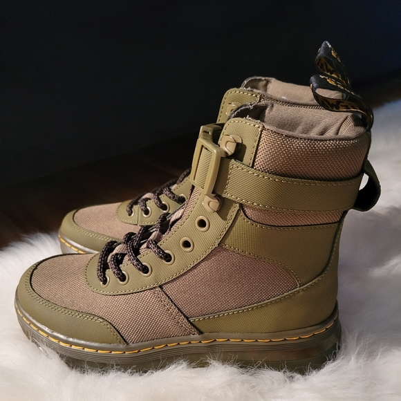 DR.MARTENS "COMB TECH" OLIVE BOOT - Picture 3 of 9